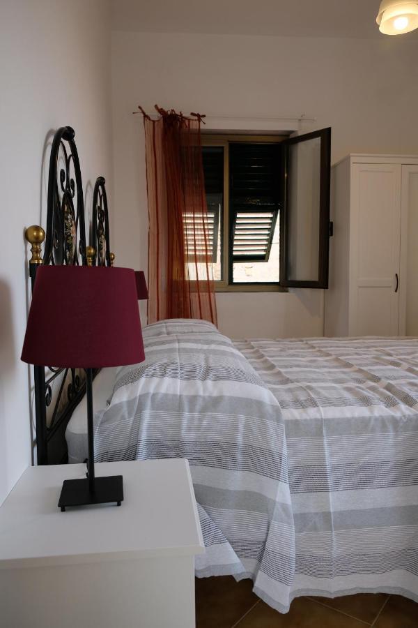 Countryhouse Traversa Du Furnu 임페리아 외부 사진
